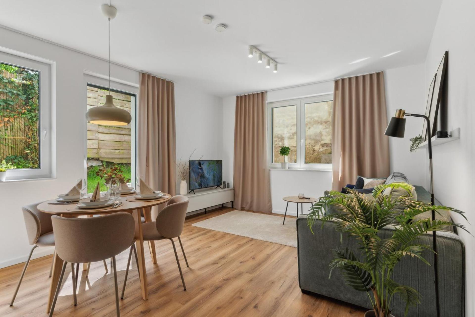 Zwei Apartments Fuer Bis Zu 8 Personen Zentral, Modern, Mit Terrasse & Balkon ビーレフェルト エクステリア 写真