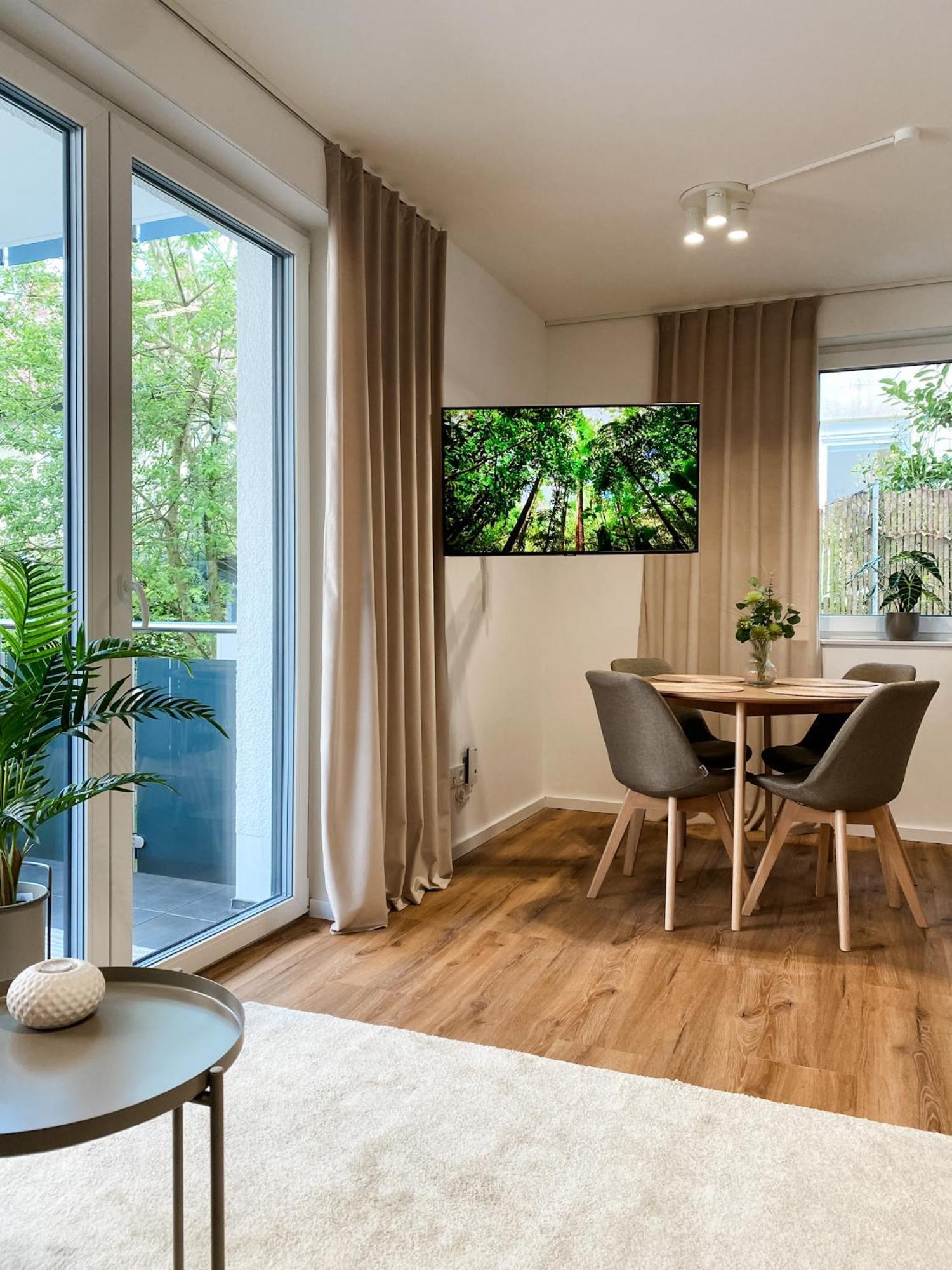 Zwei Apartments Fuer Bis Zu 8 Personen Zentral, Modern, Mit Terrasse & Balkon ビーレフェルト エクステリア 写真