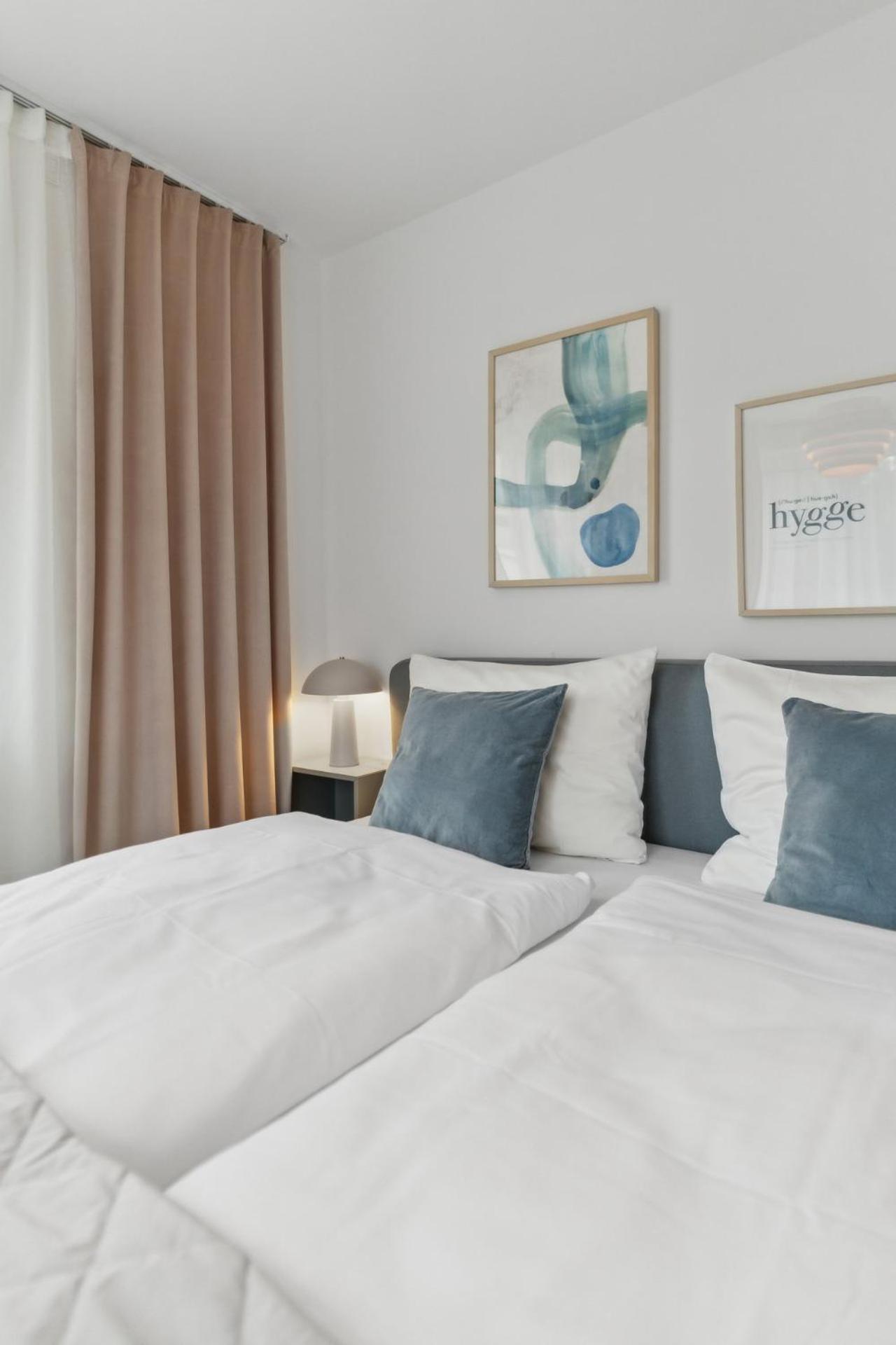 Zwei Apartments Fuer Bis Zu 8 Personen Zentral, Modern, Mit Terrasse & Balkon ビーレフェルト エクステリア 写真