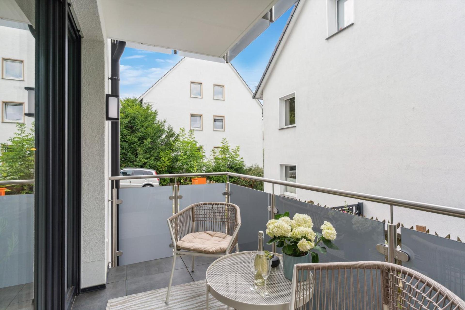 Zwei Apartments Fuer Bis Zu 8 Personen Zentral, Modern, Mit Terrasse & Balkon ビーレフェルト エクステリア 写真